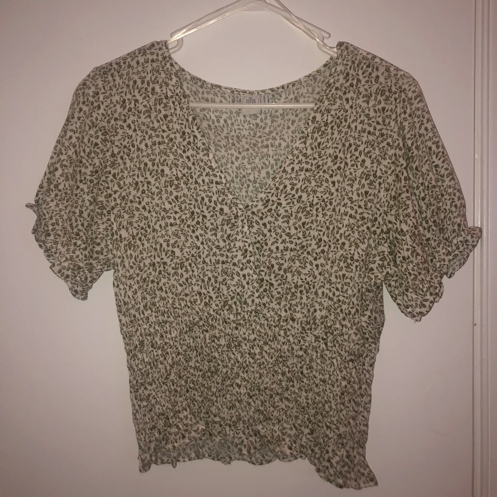 Women’s Floral Crop Blouse Size M